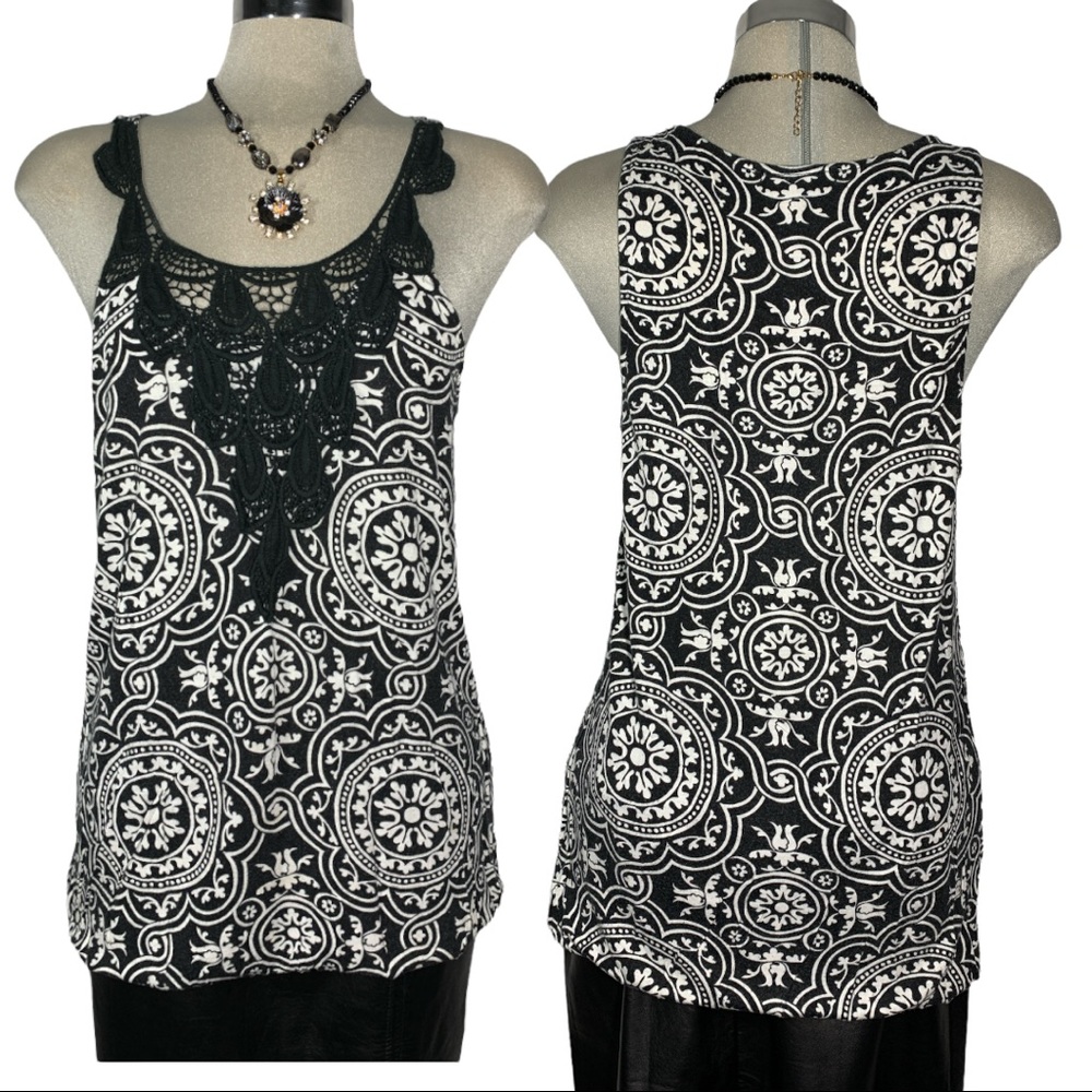 🌹 Black and White Sleeveless Long Top Size S